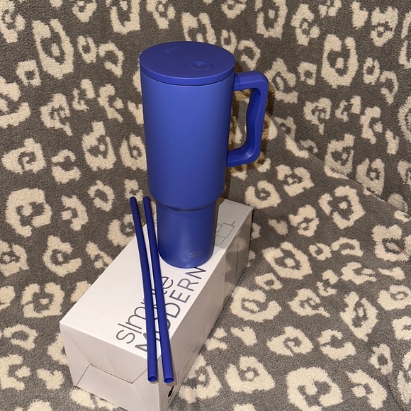 New Simple Modern TREK 40oz Tumbler in Very Peri 😍 - Picture 3 of 17